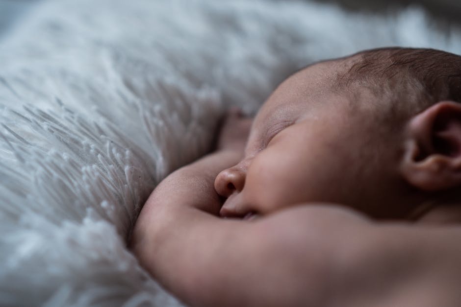  'Warum darf man Babys nicht auf dem Bauch schlafen lassen'