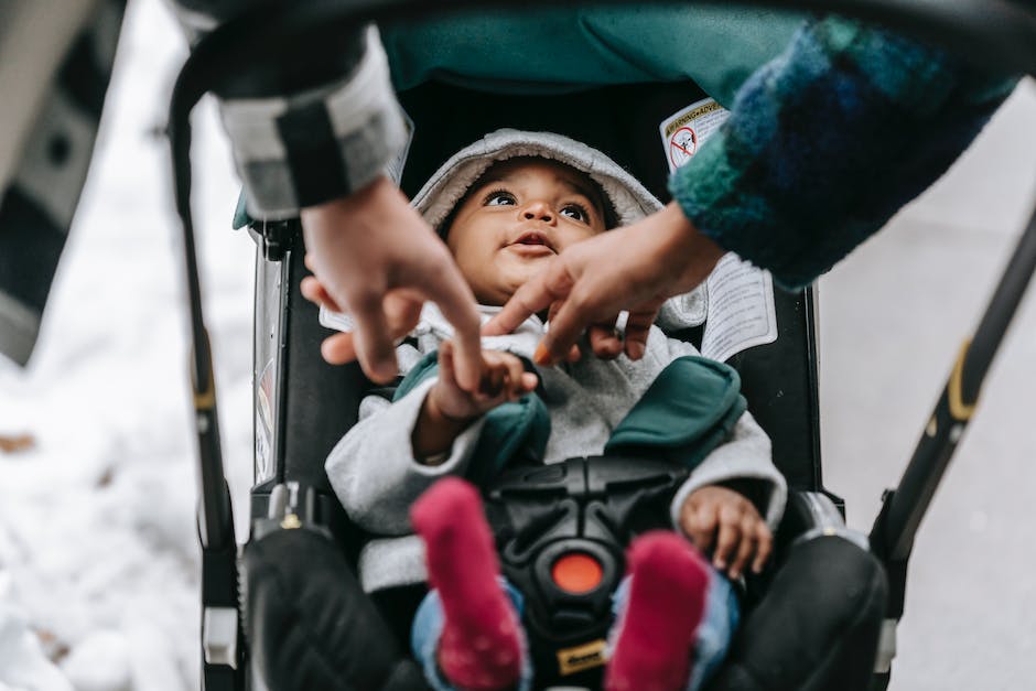 Gründe warum Babys sich im Schlaf erschrecken