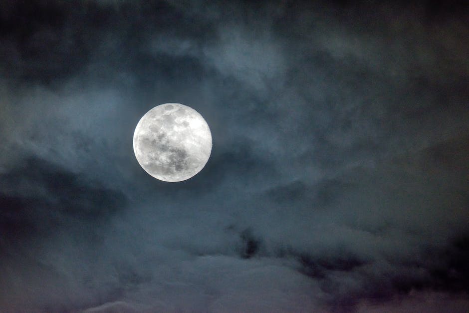 "Vollmond Schlaflosigkeit Erklärung"