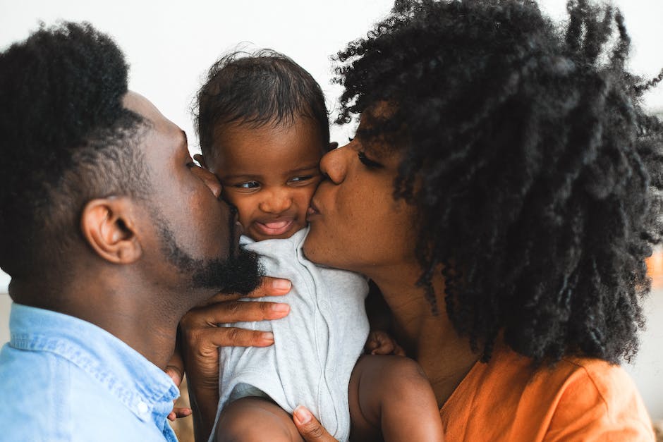  warum Babys optimal auf den Knien schlafen