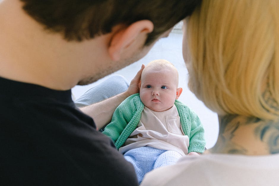  Warum Babys ihre Arme nach oben strecken, wenn sie schlafen