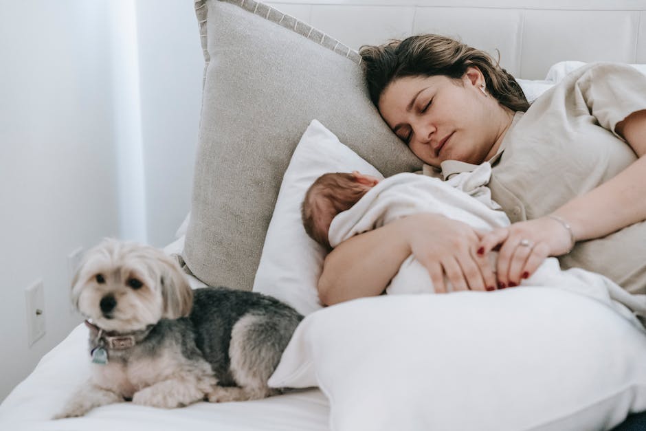 Babyschlafzeit im Beistellbett